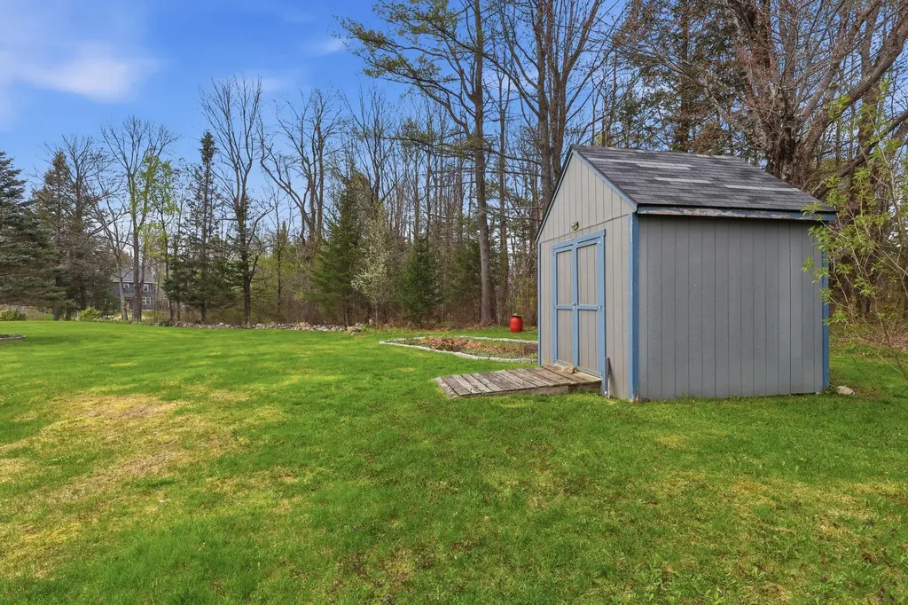 46 Longwood Drive Gardiner ME 04345