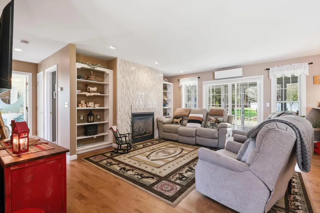 46 Longwood Drive Gardiner ME 04345