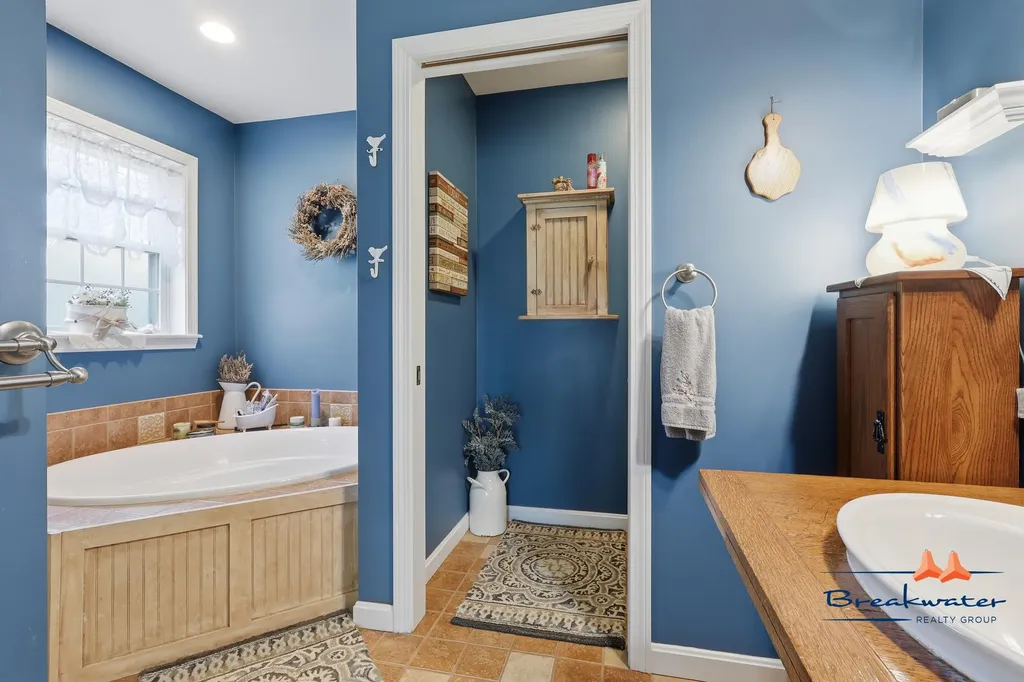46 Longwood Drive Gardiner ME 04345
