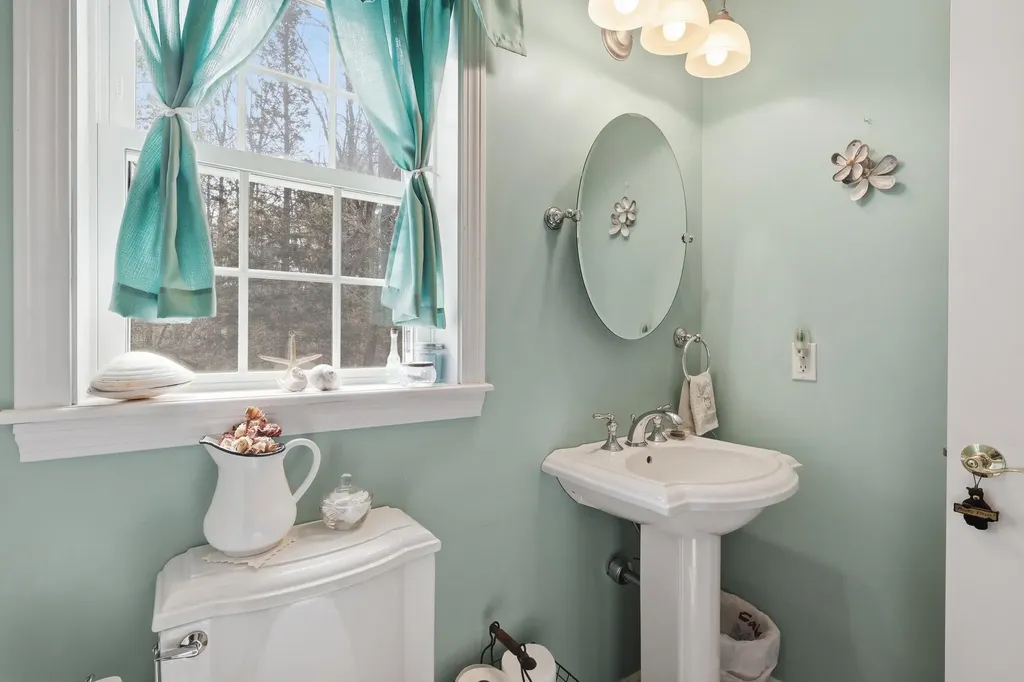 46 Longwood Drive Gardiner ME 04345