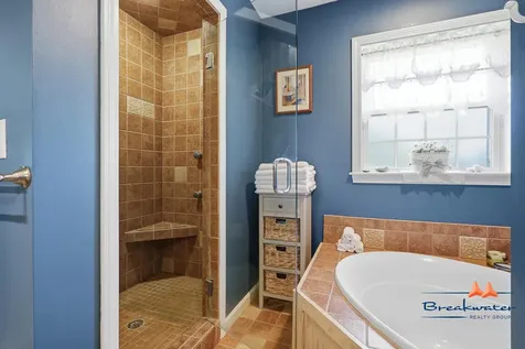 46 Longwood Drive Gardiner ME 04345