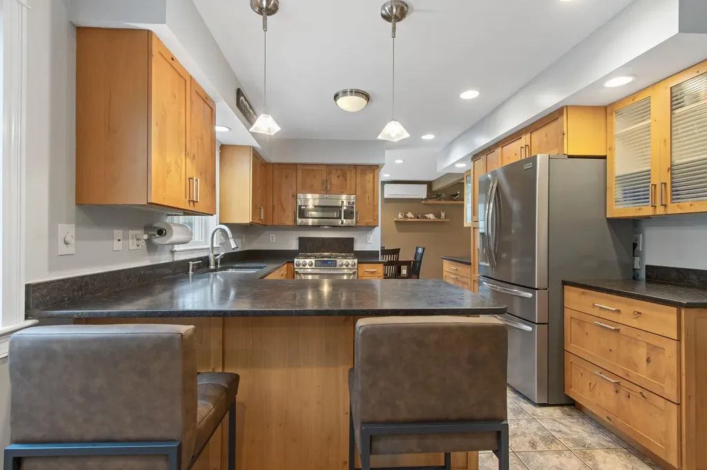 20 Ledgewood Drive Portland ME 04105