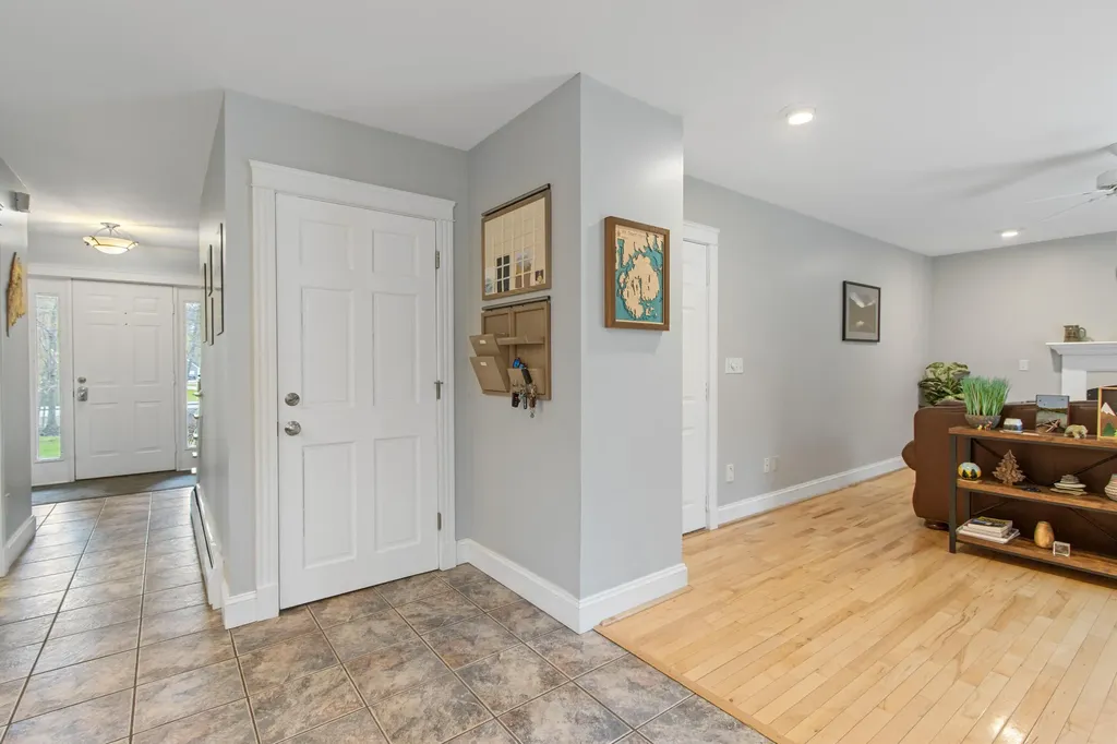 20 Ledgewood Drive Portland ME 04105