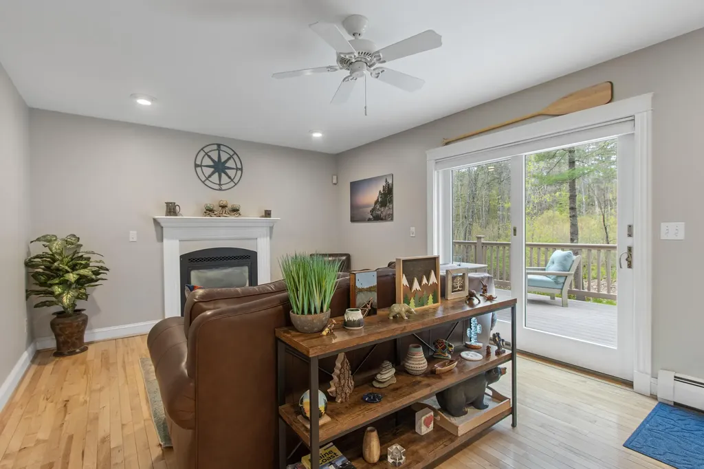 20 Ledgewood Drive Portland ME 04105