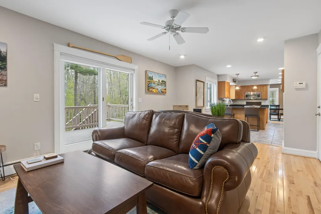 20 Ledgewood Drive Portland ME 04105