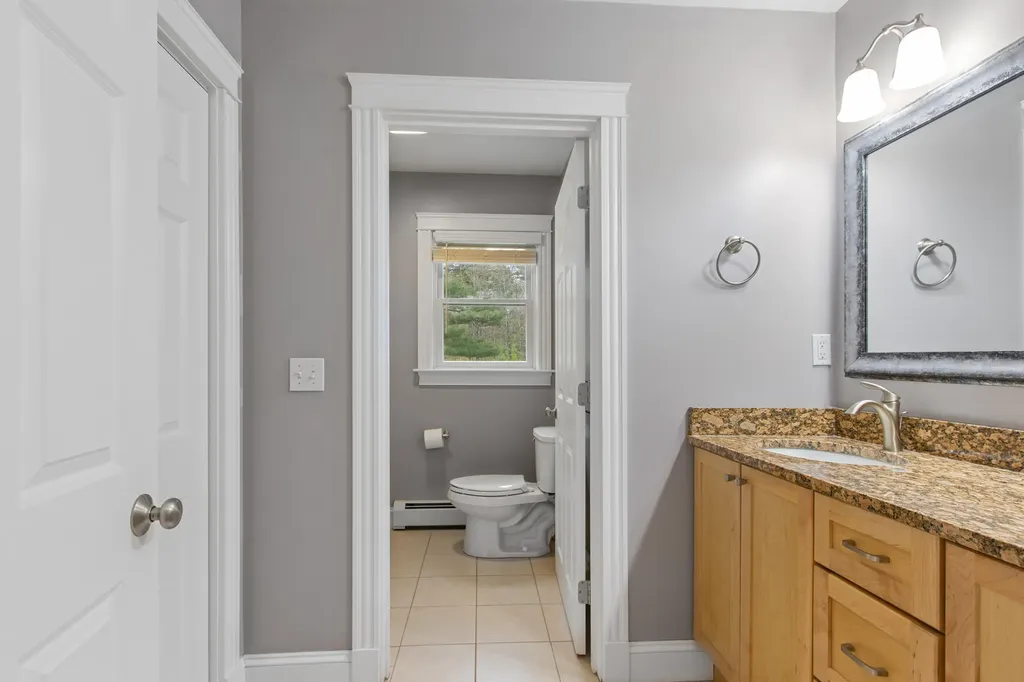 20 Ledgewood Drive Portland ME 04105