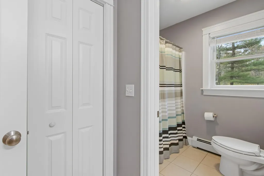 20 Ledgewood Drive Portland ME 04105