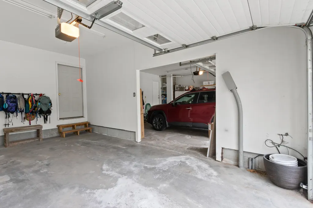20 Ledgewood Drive Portland ME 04105