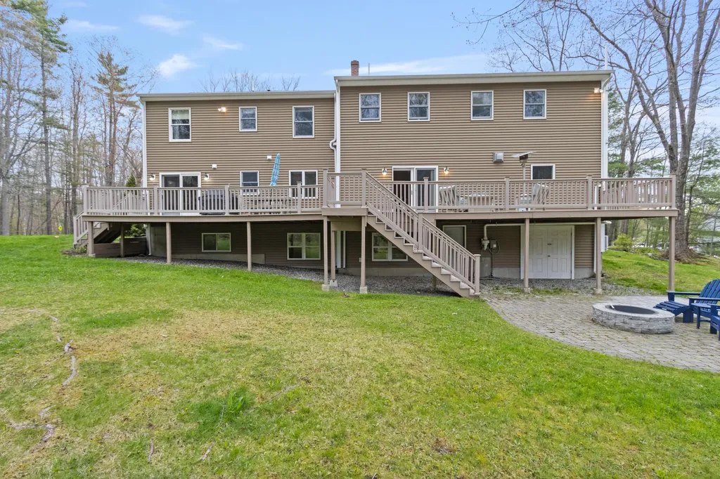 20 Ledgewood Drive Portland ME 04105