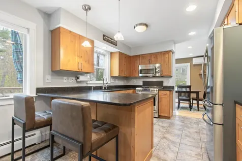 20 Ledgewood Drive Portland ME 04105