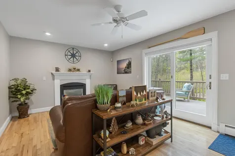 20 Ledgewood Drive Portland ME 04105
