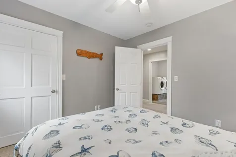 20 Ledgewood Drive Portland ME 04105