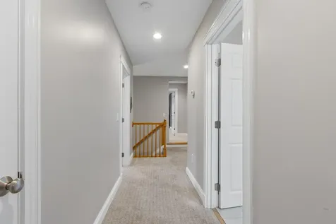 20 Ledgewood Drive Portland ME 04105