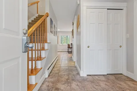 20 Ledgewood Drive Portland ME 04105