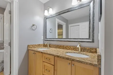 20 Ledgewood Drive Portland ME 04105