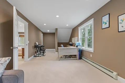 20 Ledgewood Drive Portland ME 04105