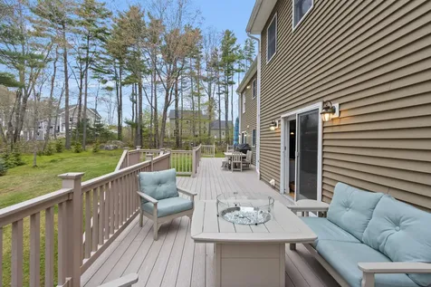 20 Ledgewood Drive Portland ME 04105