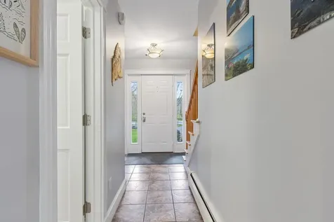 20 Ledgewood Drive Portland ME 04105