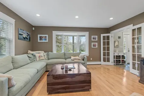 20 Ledgewood Drive Portland ME 04105