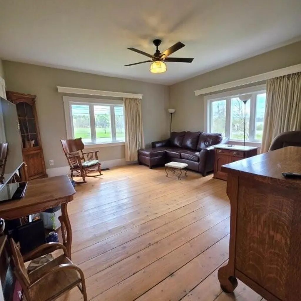 866 Main Street Lincoln ME 04457