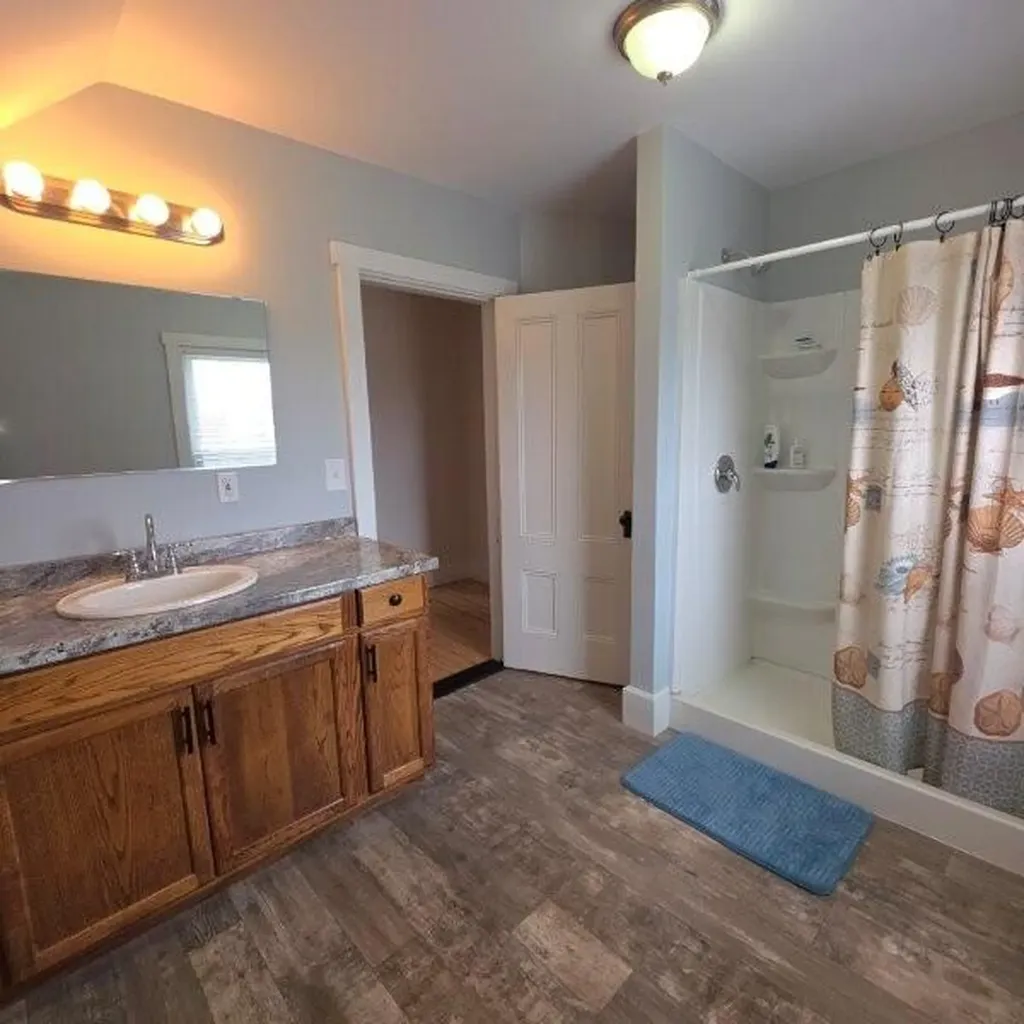 866 Main Street Lincoln ME 04457