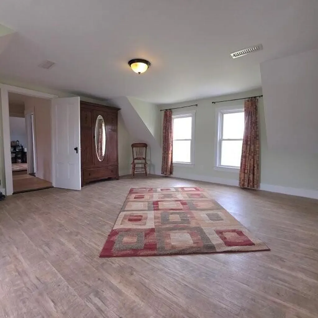 866 Main Street Lincoln ME 04457