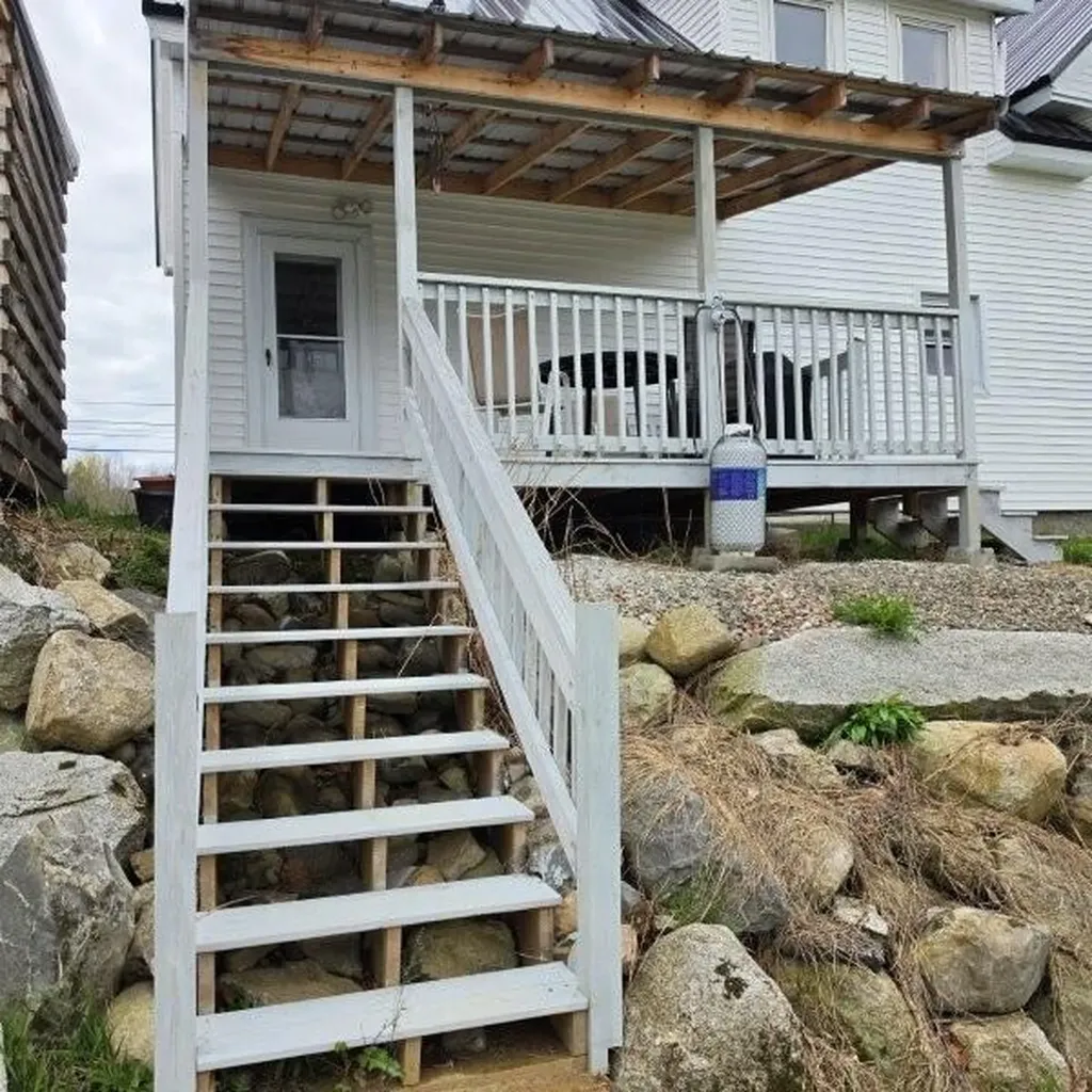 866 Main Street Lincoln ME 04457