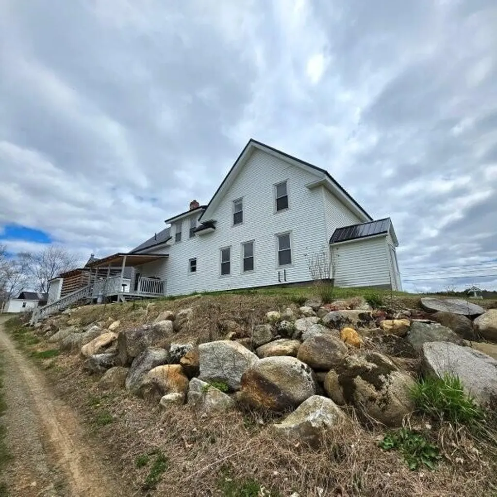 866 Main Street Lincoln ME 04457