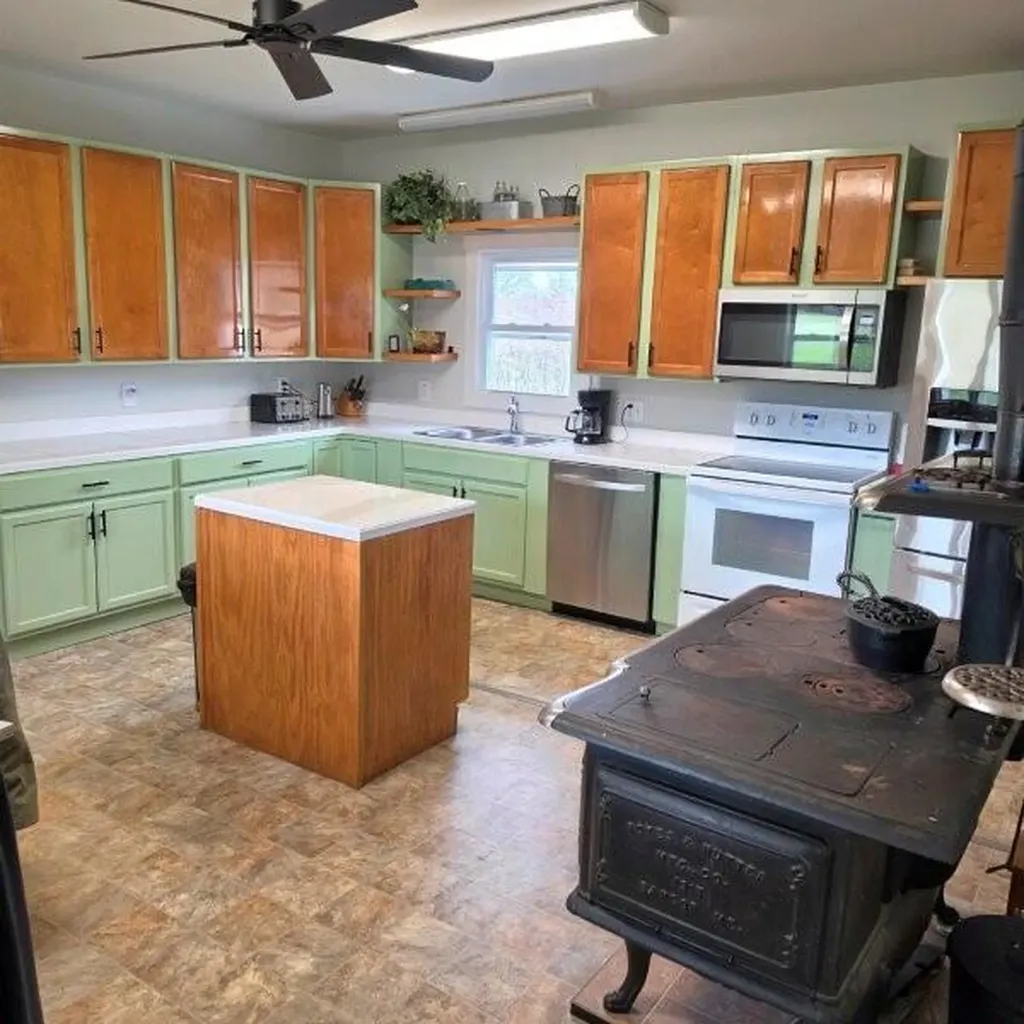 866 Main Street Lincoln ME 04457
