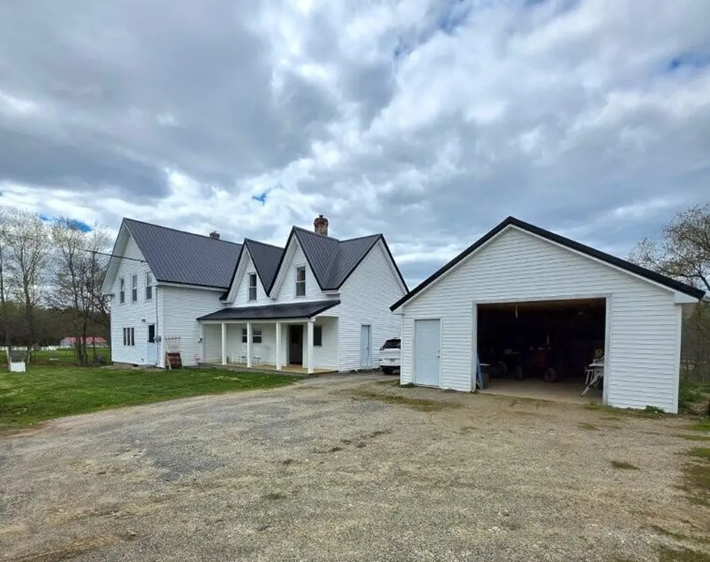 866 Main Street Lincoln ME 04457