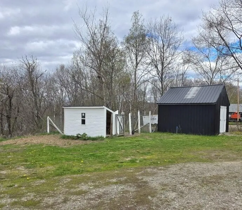 866 Main Street Lincoln ME 04457