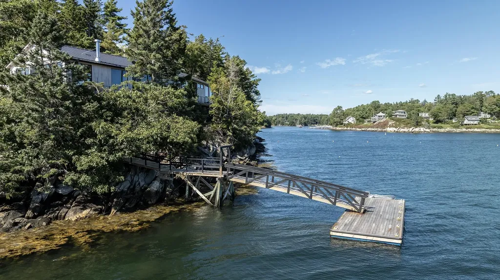 6 Harbor Ledge Lane Southport ME 04576