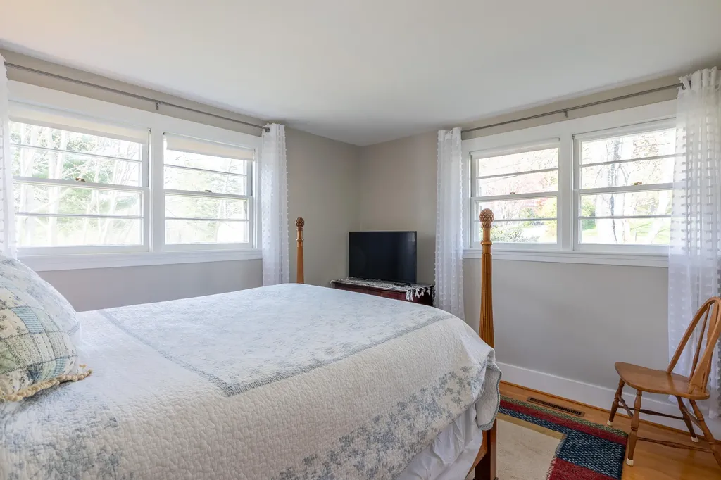 61 Bristol Road Damariscotta ME 04543