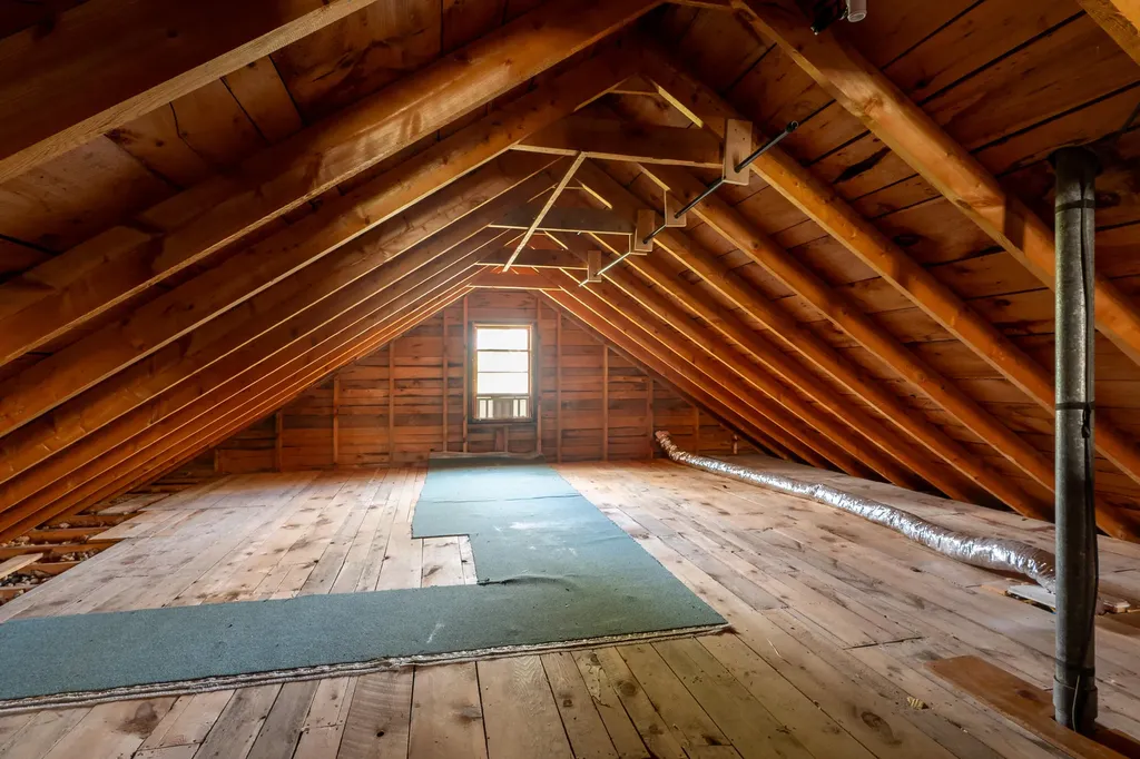 61 Bristol Road Damariscotta ME 04543