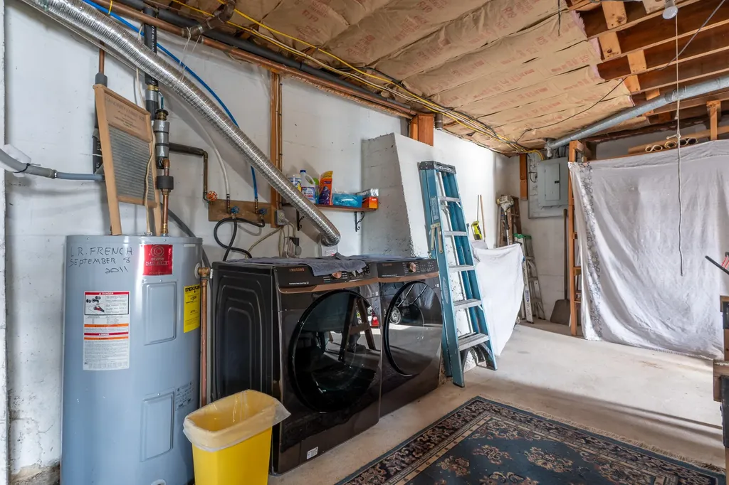 61 Bristol Road Damariscotta ME 04543
