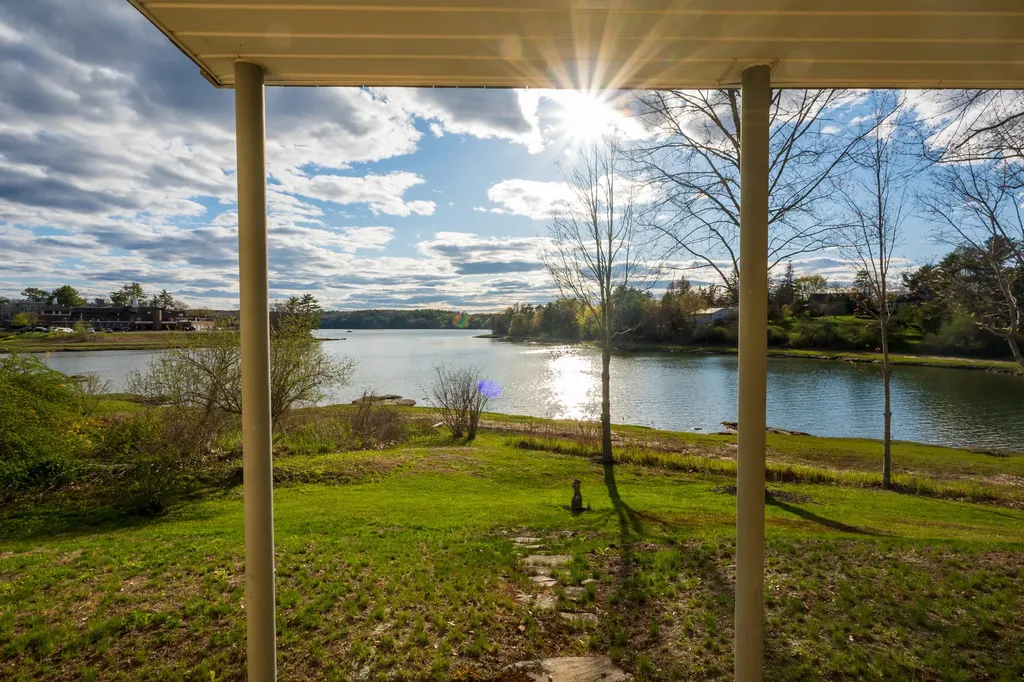 61 Bristol Road Damariscotta ME 04543