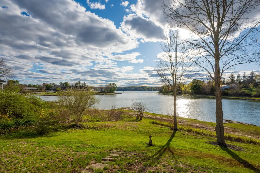 61 Bristol Road Damariscotta ME 04543