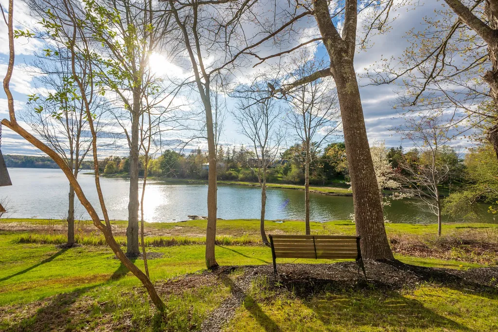 61 Bristol Road Damariscotta ME 04543