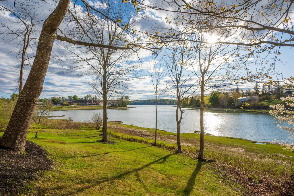 61 Bristol Road Damariscotta ME 04543