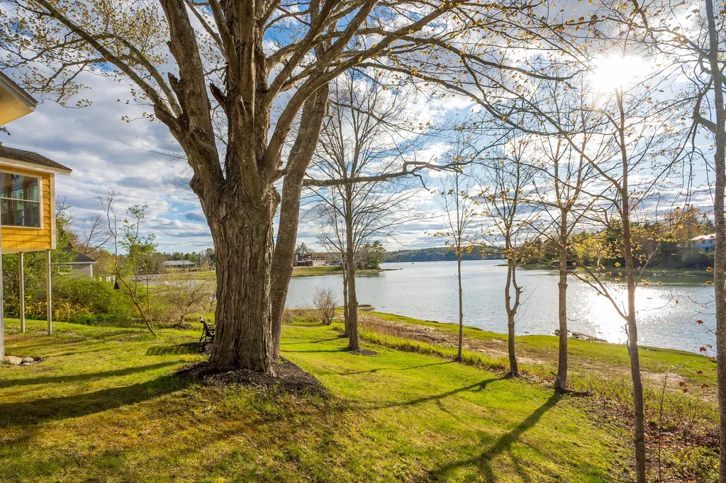 61 Bristol Road Damariscotta ME 04543