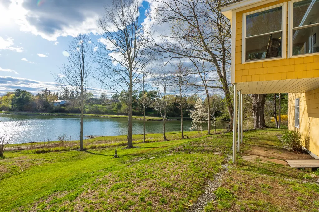 61 Bristol Road Damariscotta ME 04543