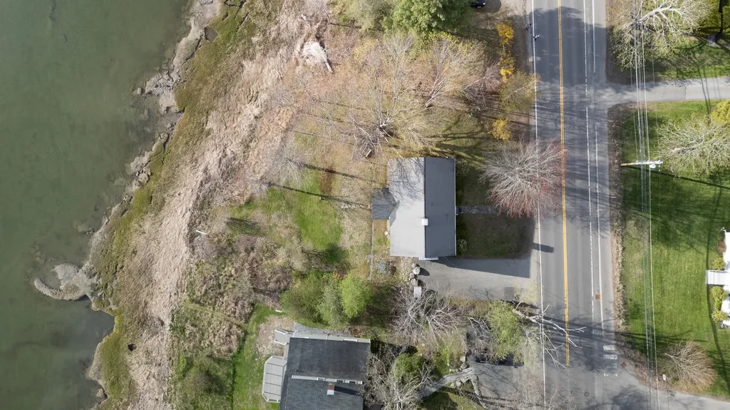 61 Bristol Road Damariscotta ME 04543