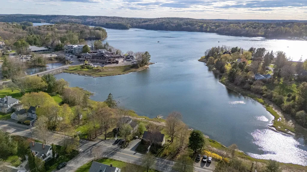 61 Bristol Road Damariscotta ME 04543