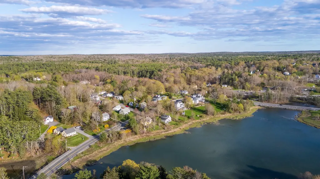 61 Bristol Road Damariscotta ME 04543