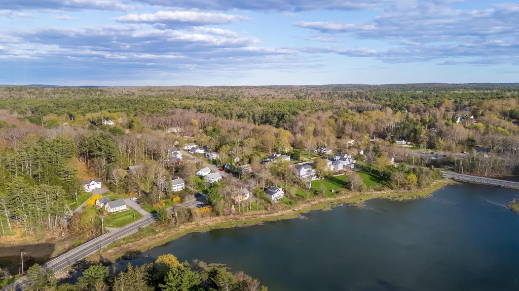 61 Bristol Road Damariscotta ME 04543