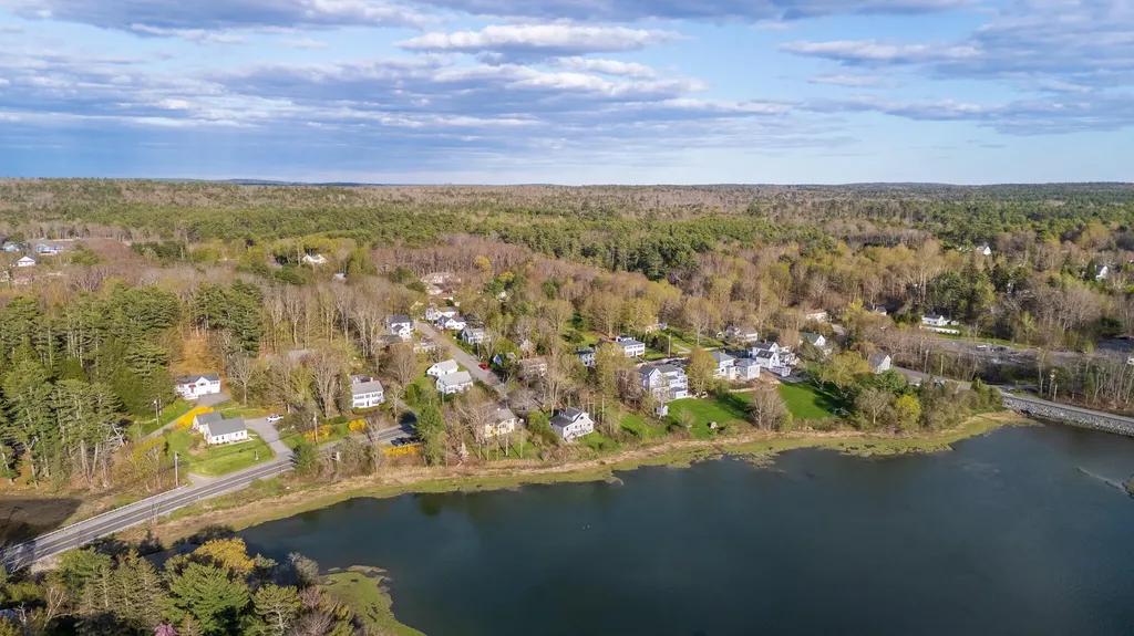 61 Bristol Road Damariscotta ME 04543