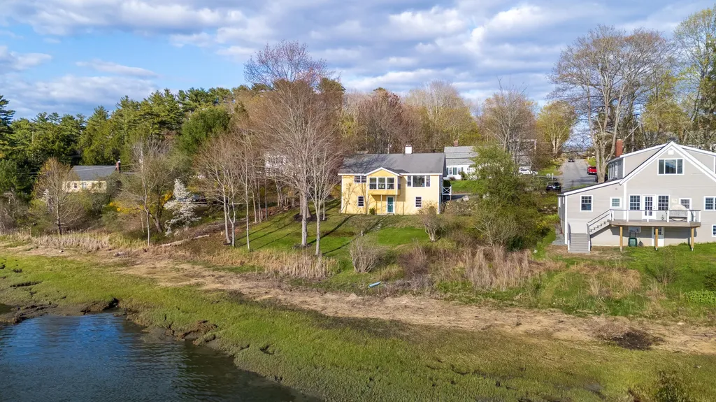 61 Bristol Road Damariscotta ME 04543