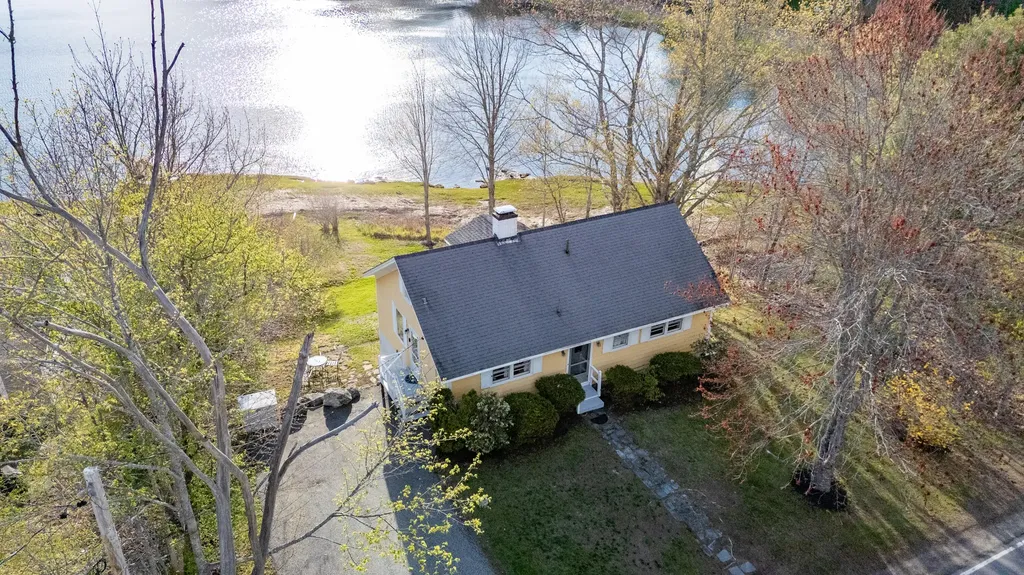 61 Bristol Road Damariscotta ME 04543
