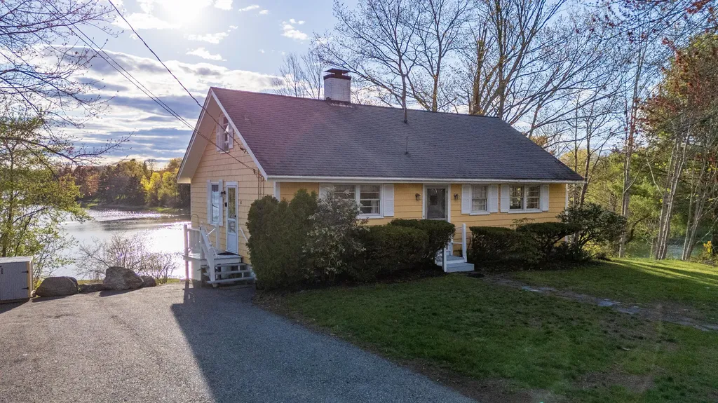 61 Bristol Road Damariscotta ME 04543