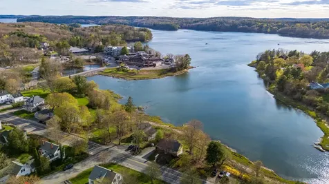 61 Bristol Road Damariscotta ME 04543